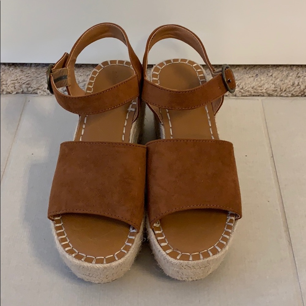 Platform wedge